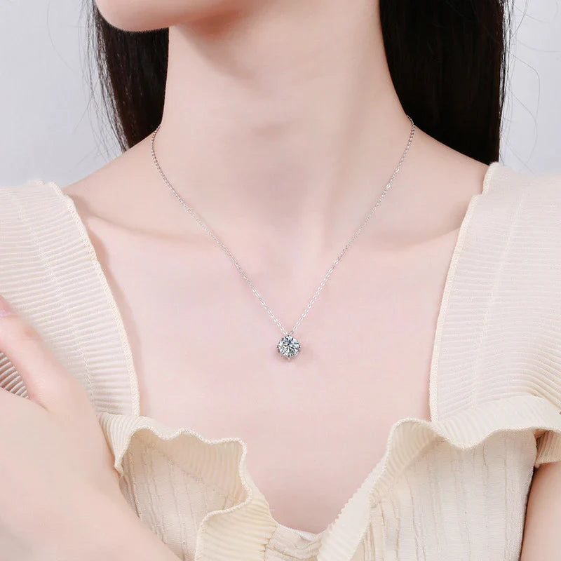 VVS1 D Moissanite Diamond Pendant Necklace for Women